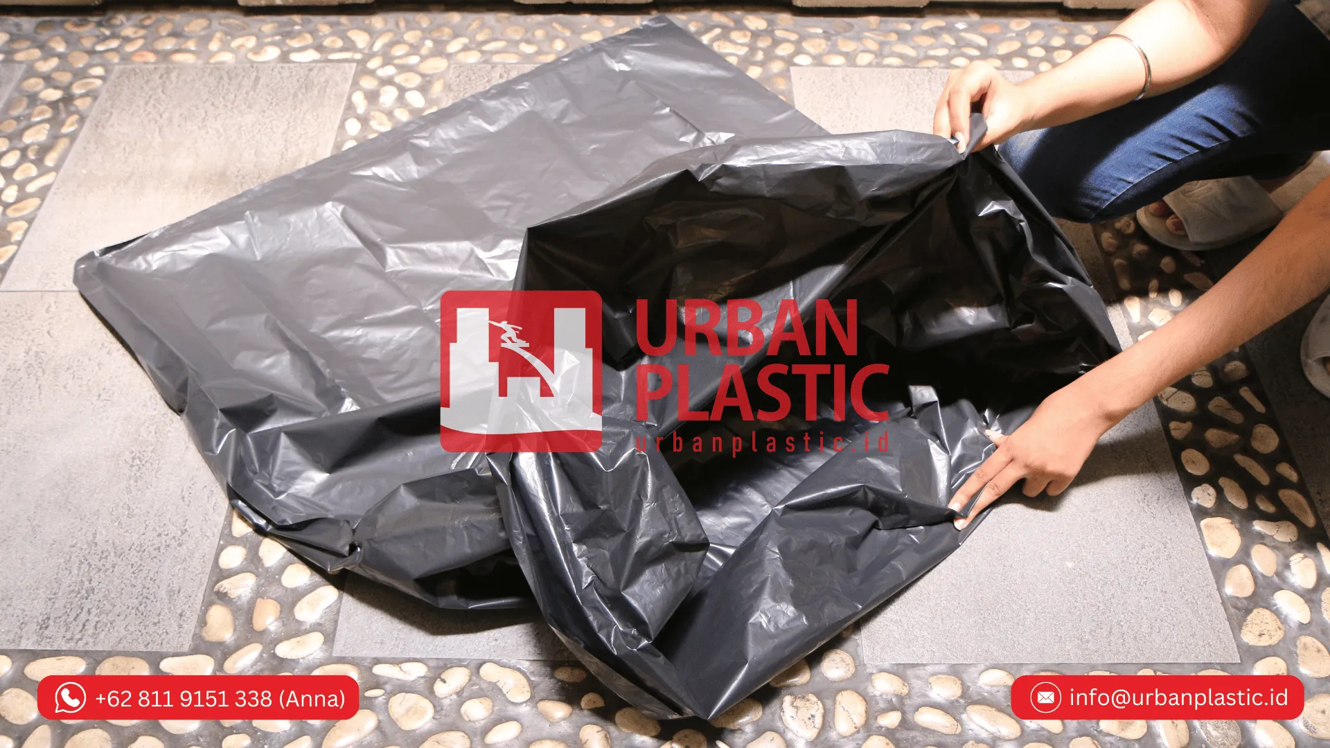 plastik sampah hitam merk Urban Plastic-1